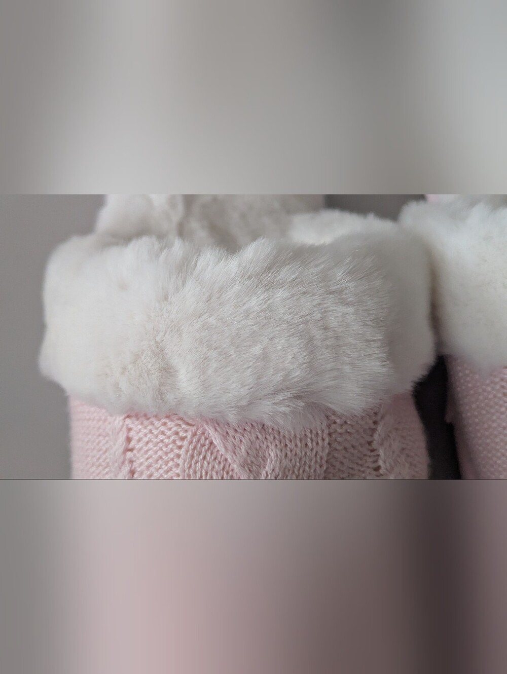 Victoria's Secret Women's Pink & White Knit Faux Fur Slipper Size S/P - Picture 7 of 14